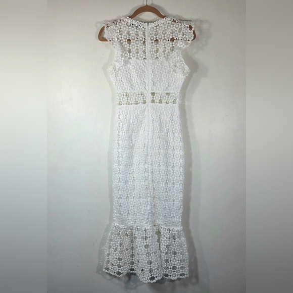 NEW PETAL & PUP LAUREN LACE DRESS. - Picture 4 of 7